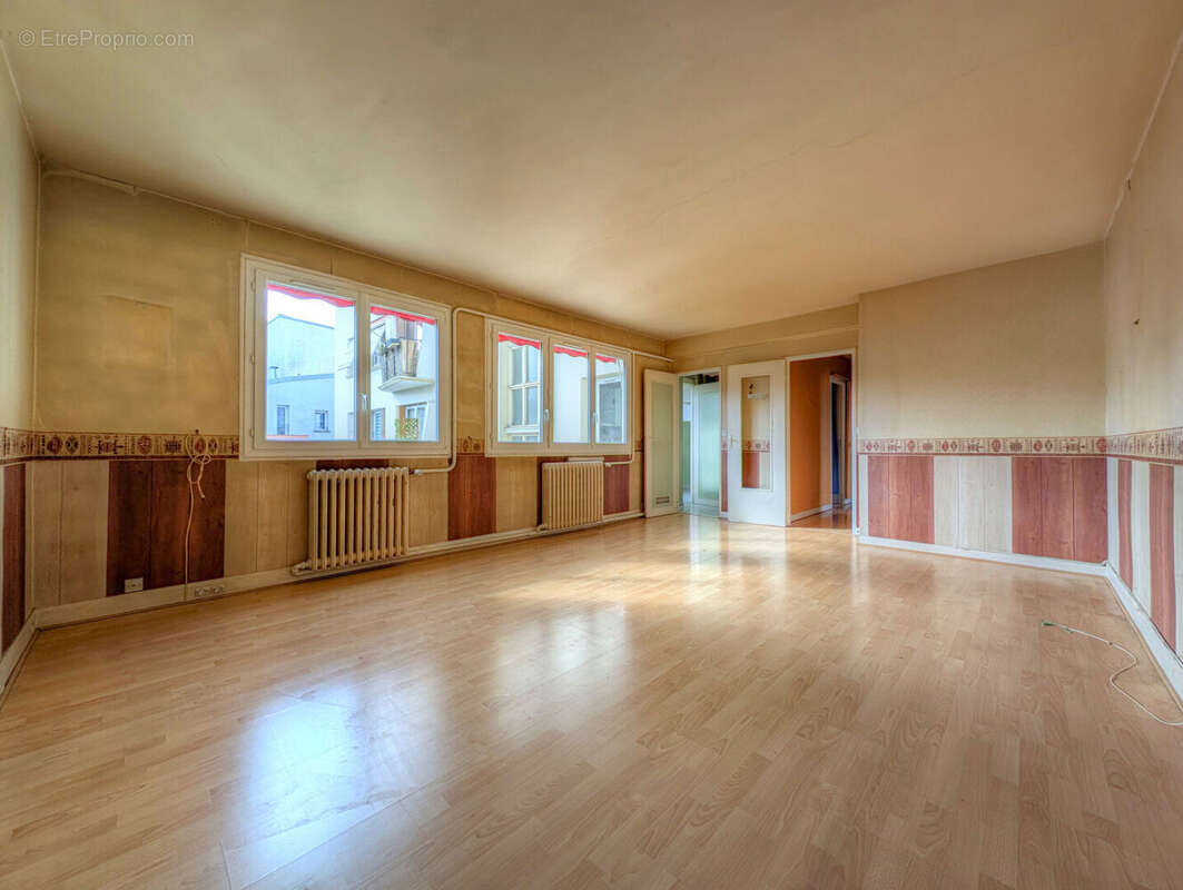 Appartement à LA GARENNE-COLOMBES