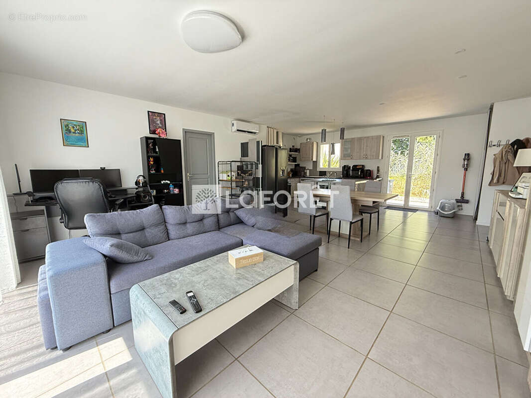 Maison à SAINT-ROMAIN-DE-BENET