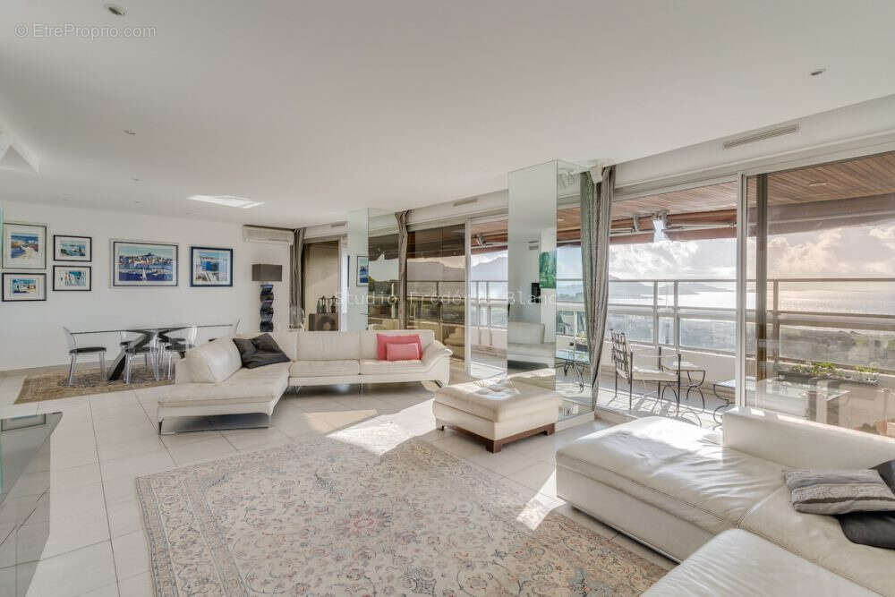 Appartement à MARSEILLE-8E