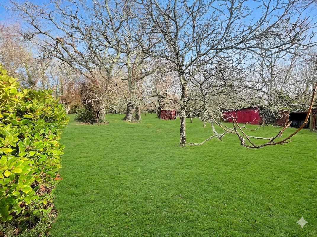 Maison à LOGONNA-DAOULAS