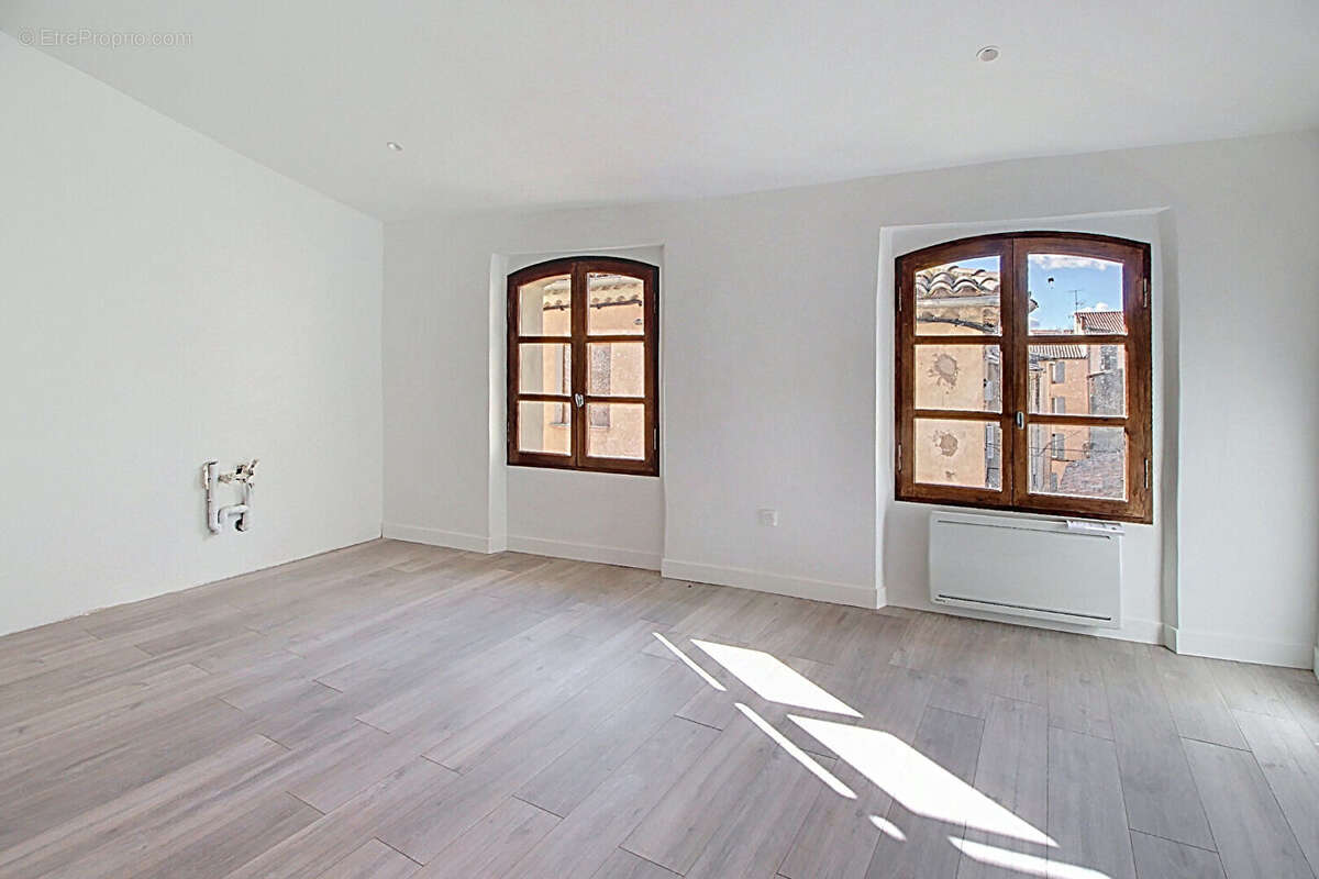 Appartement à LORGUES