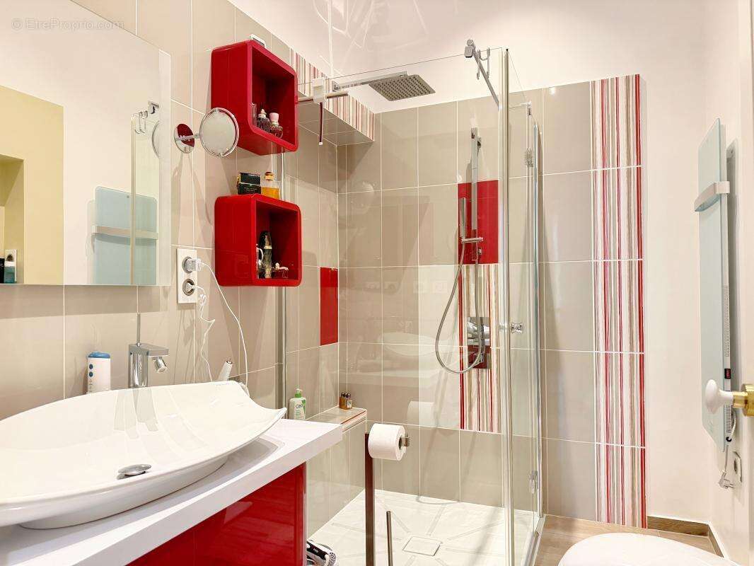 Appartement bourgeois 4P, 117 m², balcons, cave et garage – Cannes Carnot, gare à pied  - photo 9