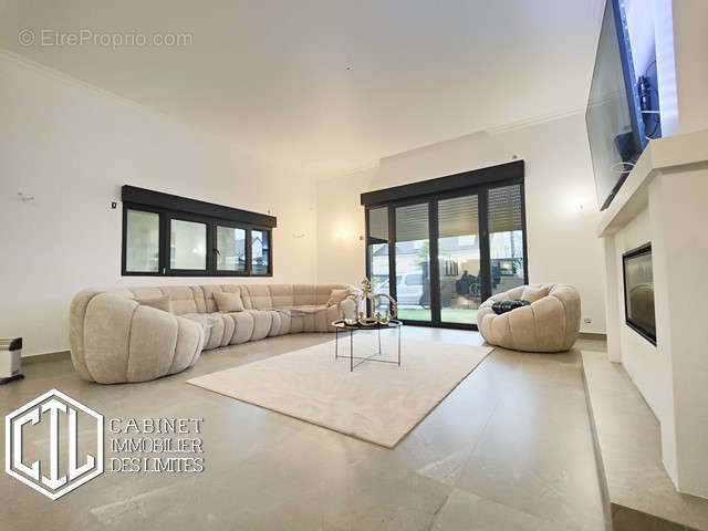 Pavillon F4 à Montfermeil - photo 3