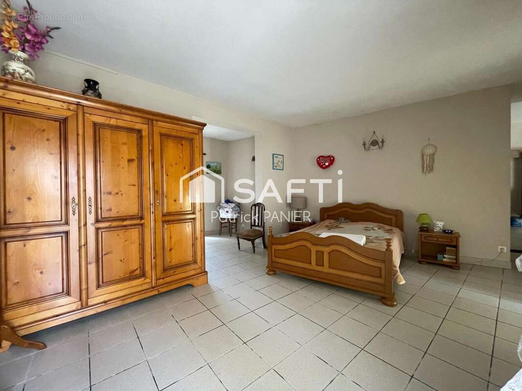 Maison 260 m² à Dampierre-Sur-Boutonne  - photo 3