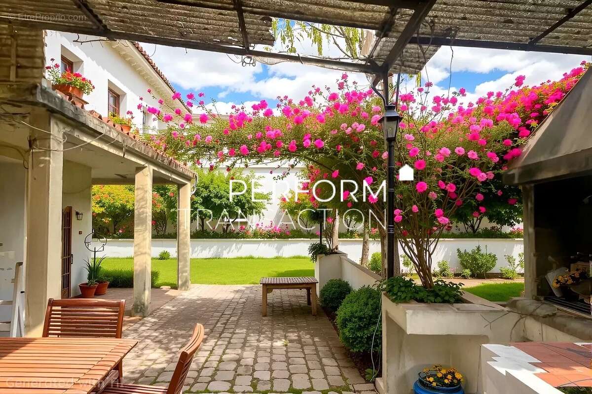 Maison à ECHIROLLES