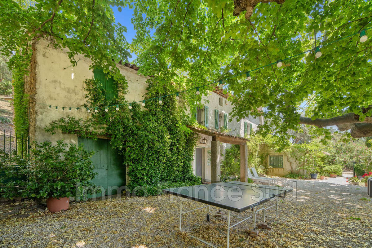 Maison à LA GARDE-FREINET