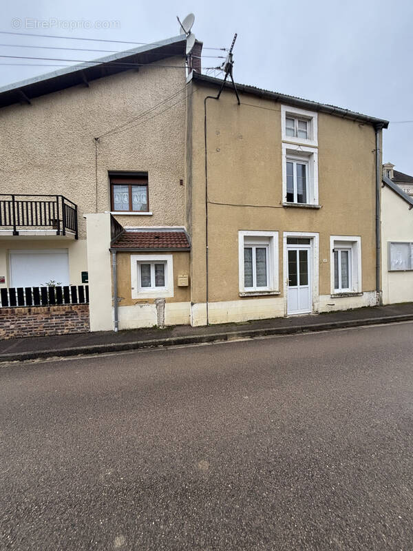 Maison à COURBAN
