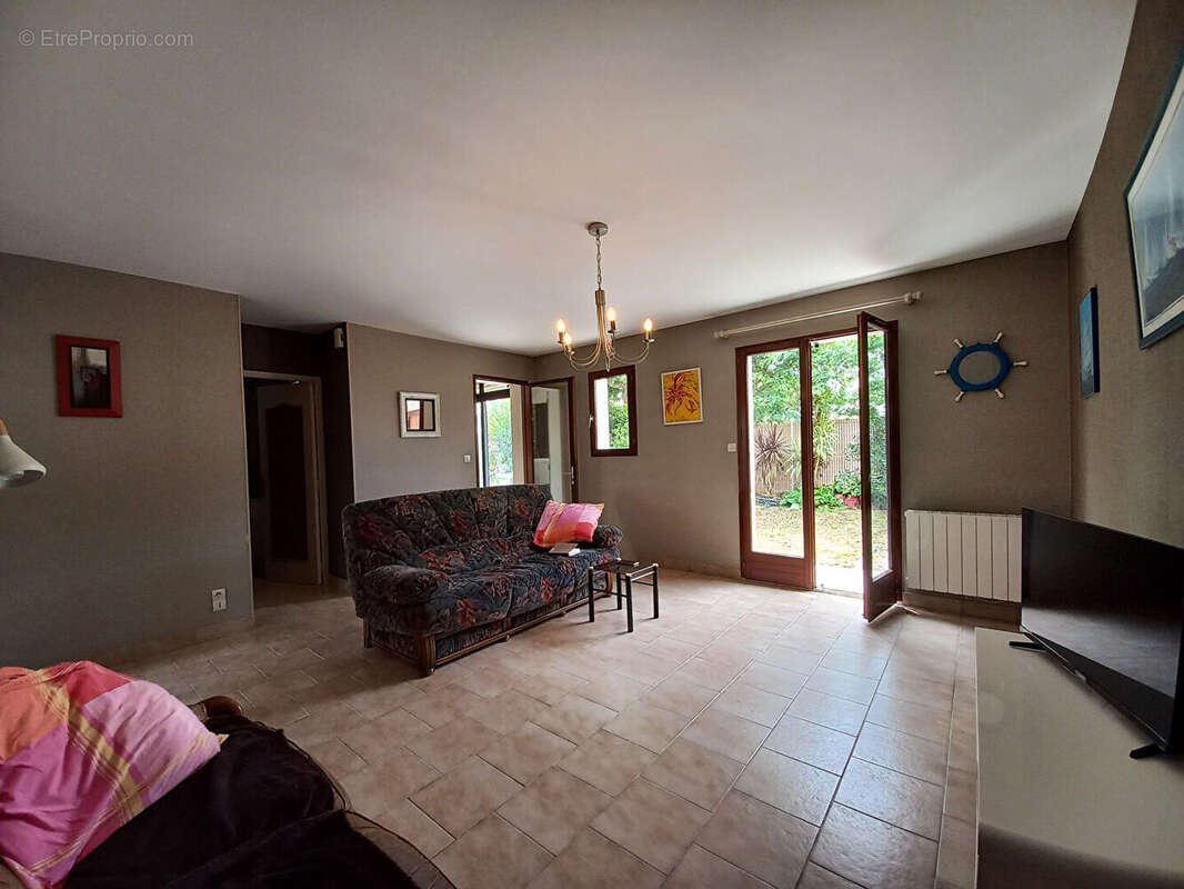 Maison 3 chambres avec terrasse et jardin clos - Résidence calme à faibles charges - photo 10