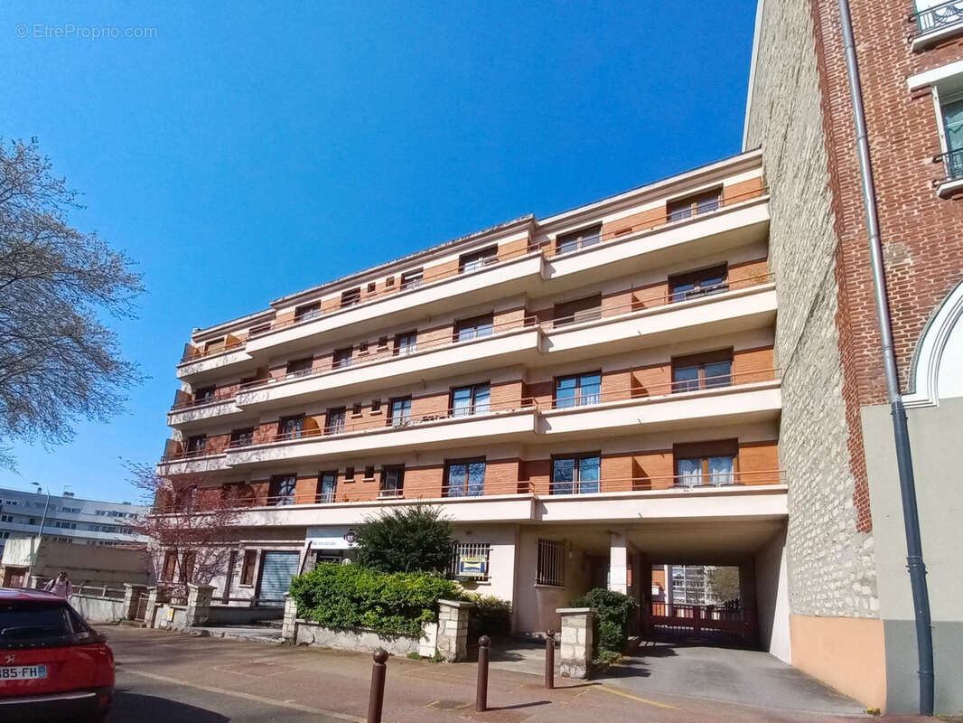 Rare   secteur église / champeval. - photo 8