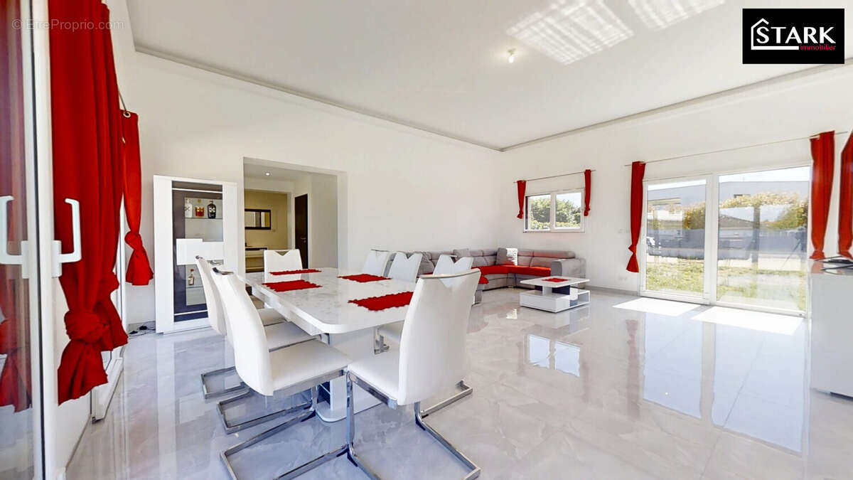 Maison à MAGNY-VERNOIS