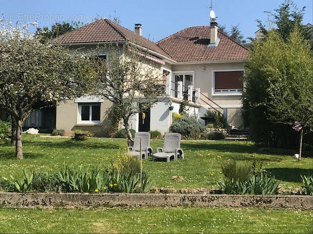 Maison à MONTEVRAIN