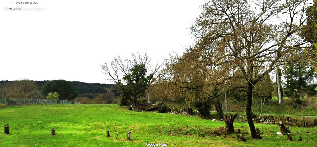 Terrain à MONTOLIEU