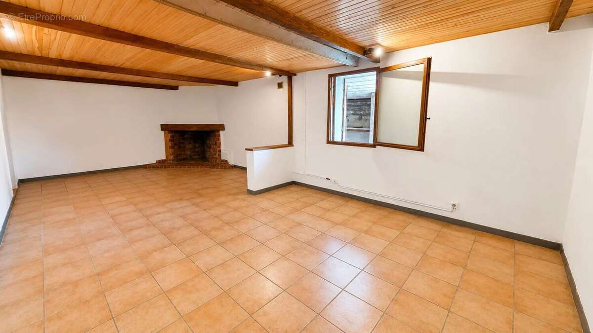 Maison à POURRIERES