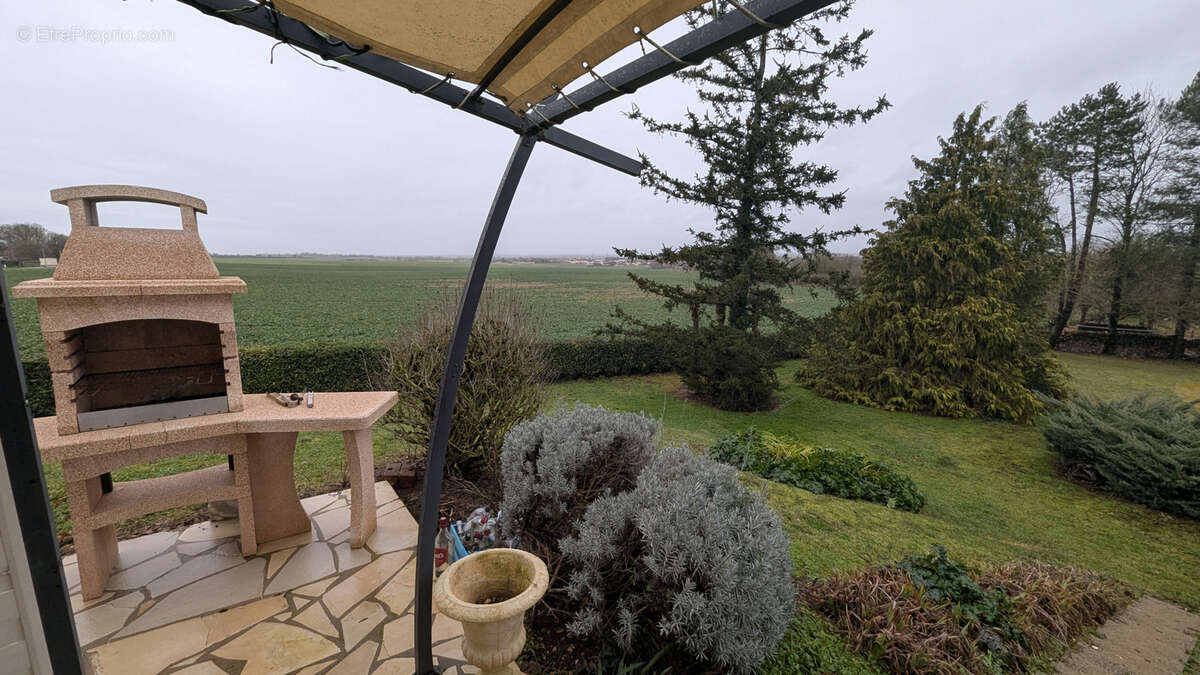 Maison à SAINT-GELAIS