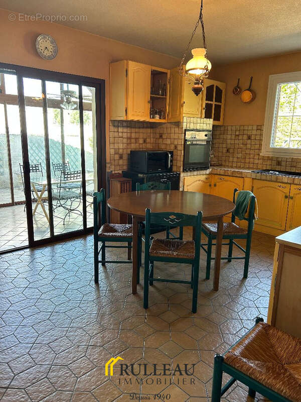 Maison avec garage et beau jardin: proche des commodités - photo 7