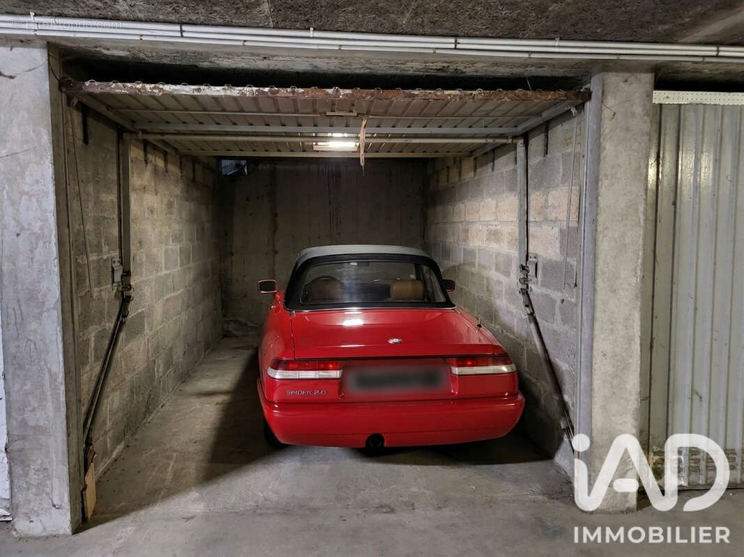 Parking 16 m² à Evry  - photo 3