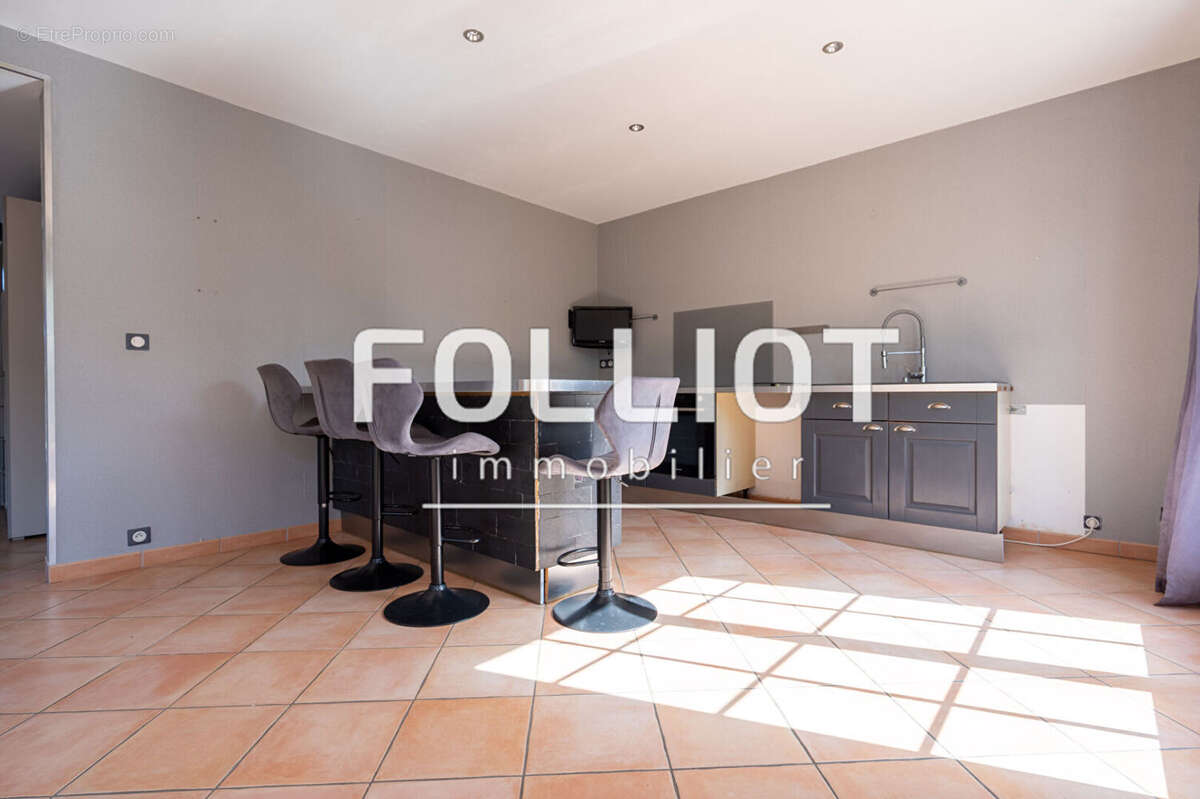 A vendre - Maison 4 pièces - Les Moitiers D'Allonne - photo 6