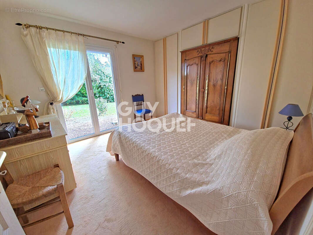 Maison à LE VAL-SAINT-PERE