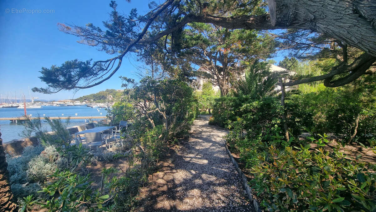 Appartement à HYERES