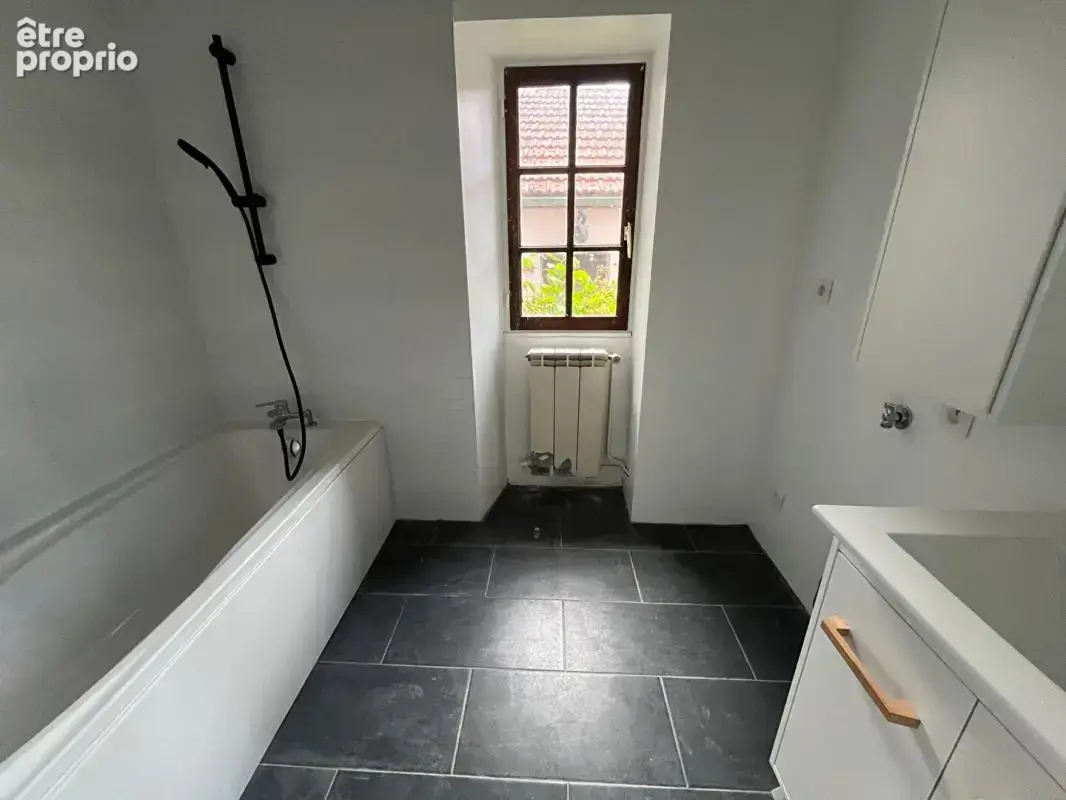 Appartement  Saint Germain de la Grange 3 pièce(s) 75 m2 - photo 8