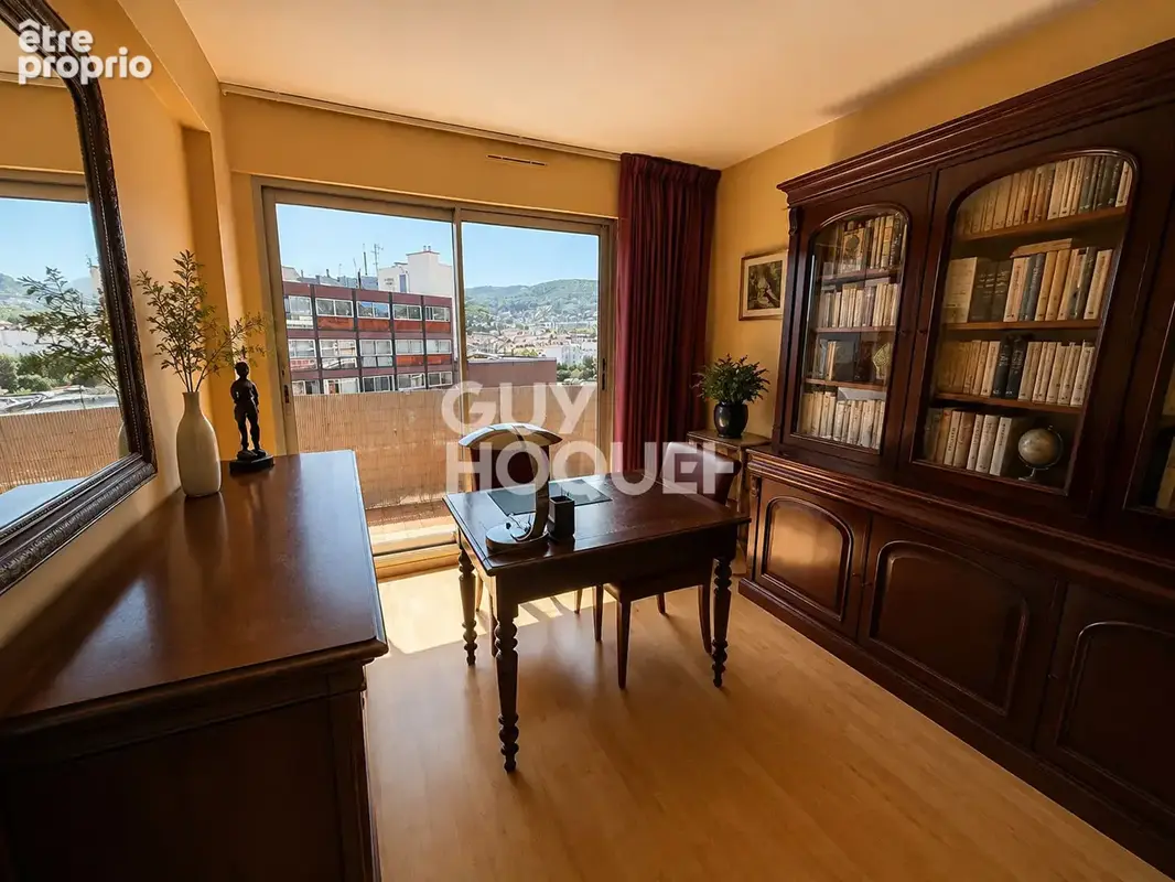 CLERMONT FERRAND- Appartement dernier étage 94 m2, balcons et parking - photo 8