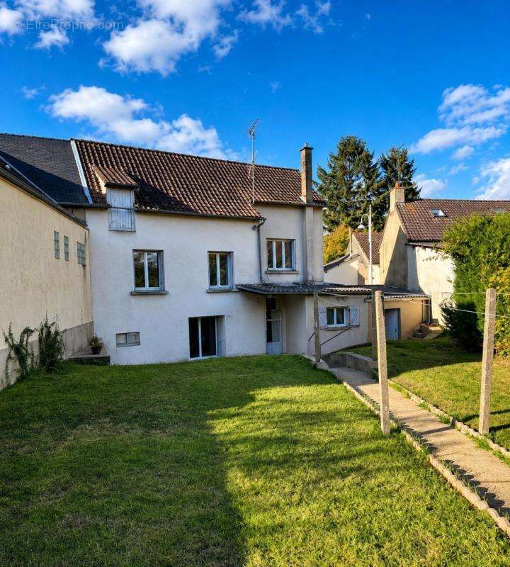 Maison à FRESNAY-SUR-SARTHE