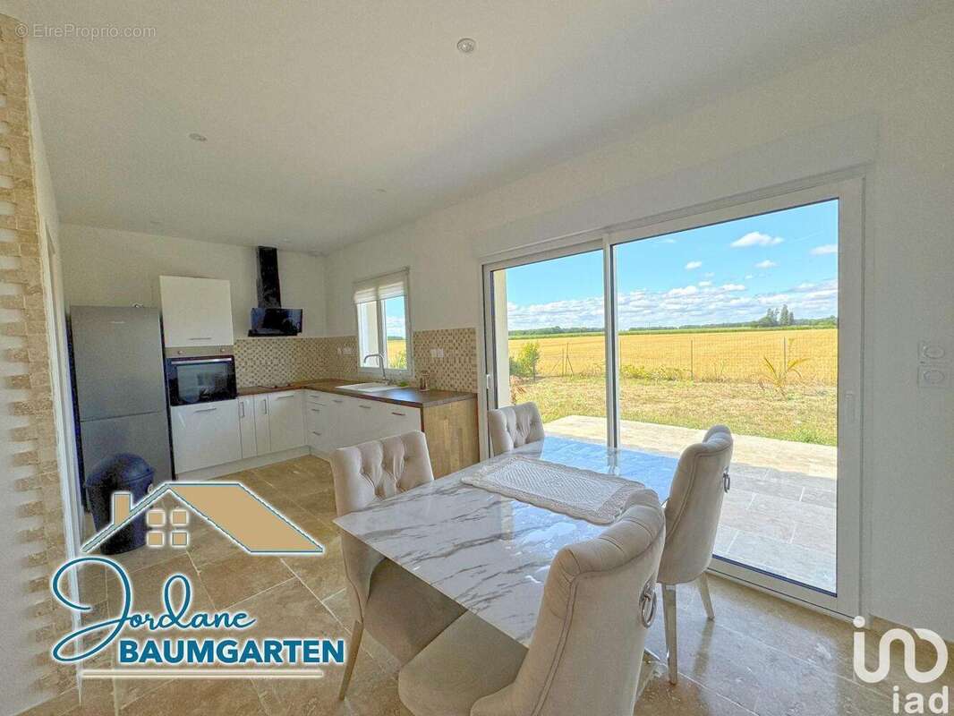 Photo 2 - Maison à CHAMPAGNOLLES