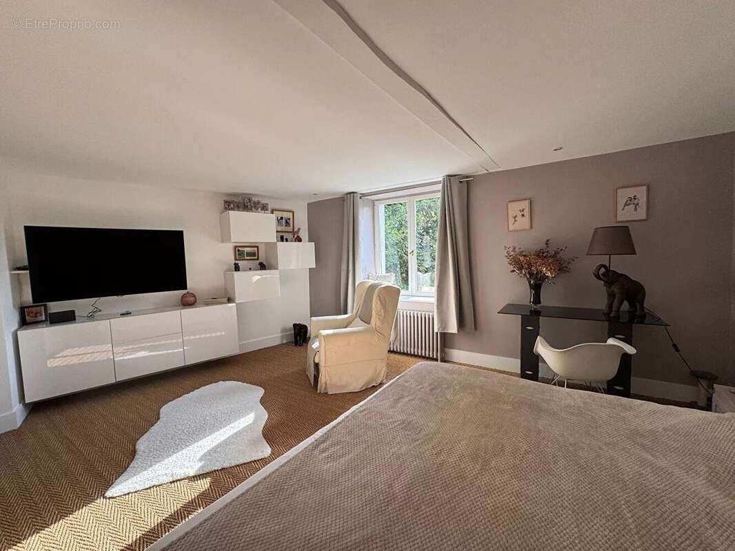 Maison à SAINT-NOM-LA-BRETECHE