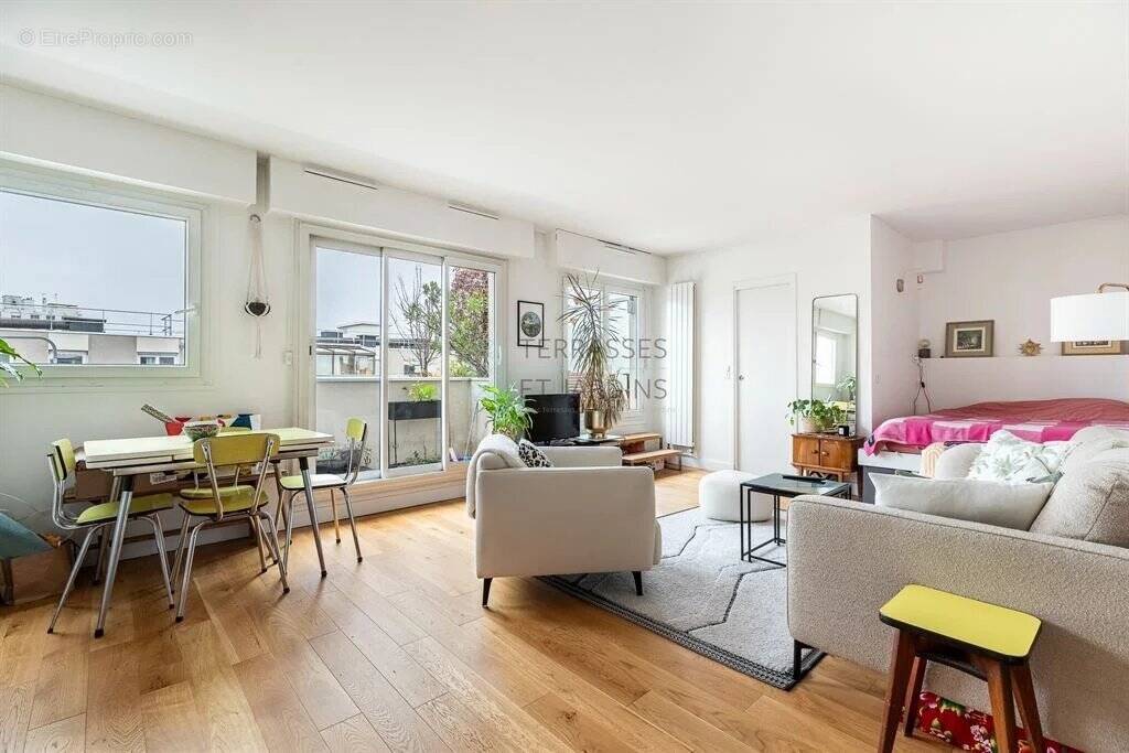 Appartement à PARIS-19E