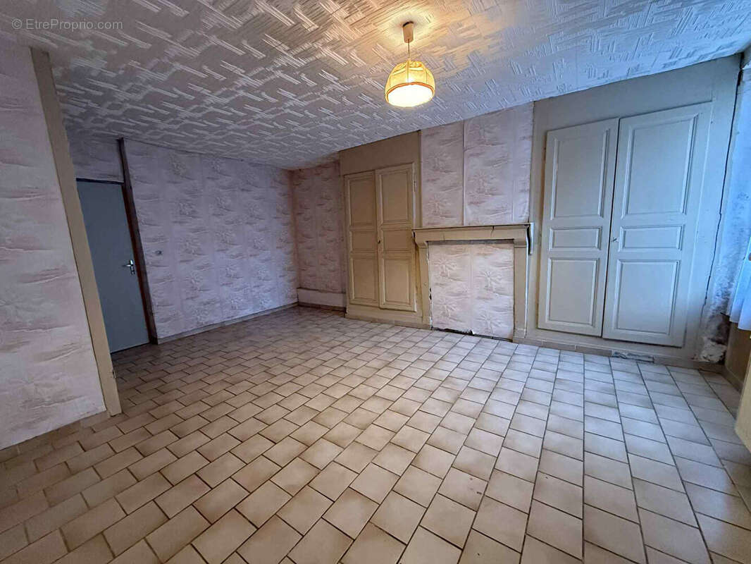 Maison à TUFFE