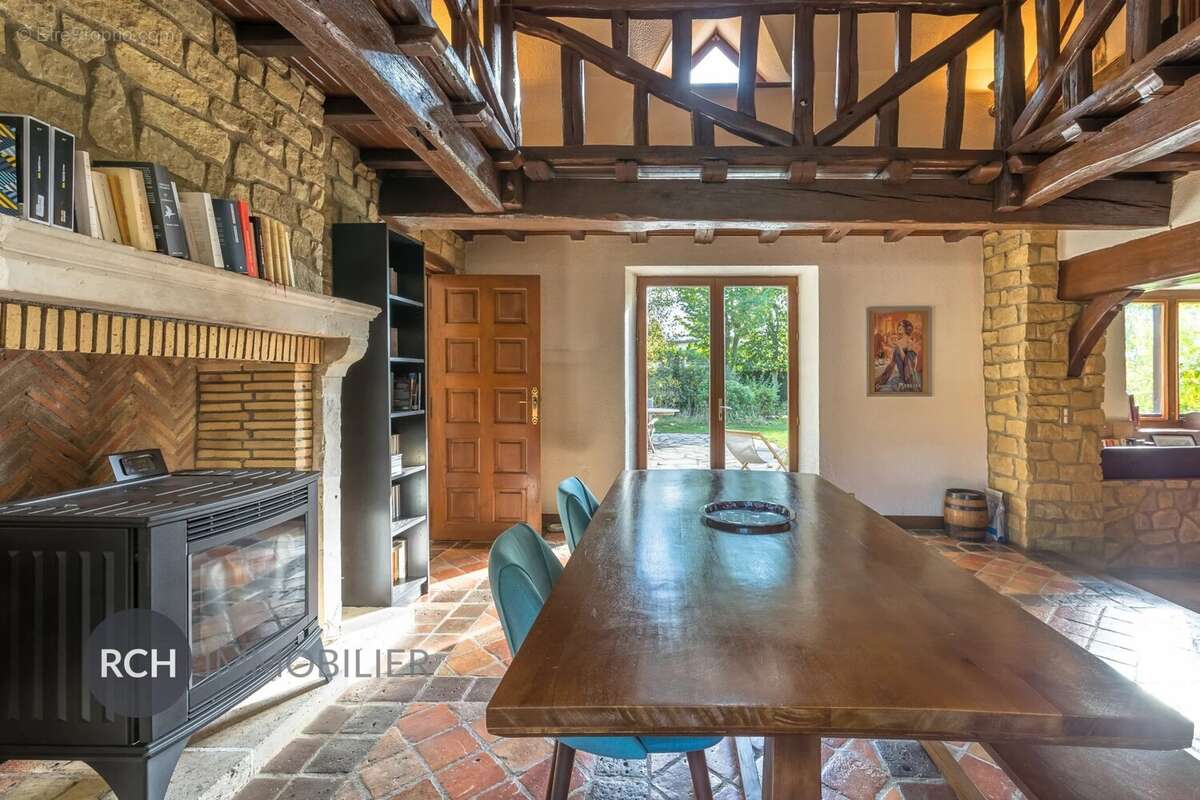 Maison à HOUDAN