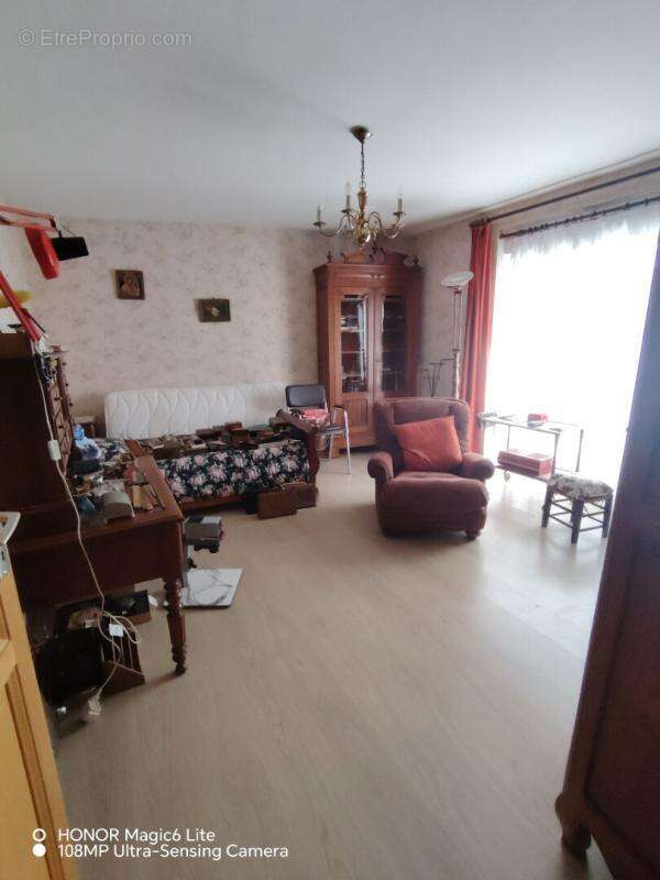 Maison à AZE