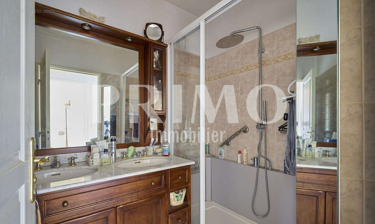 Appartement à LE PLESSIS-ROBINSON