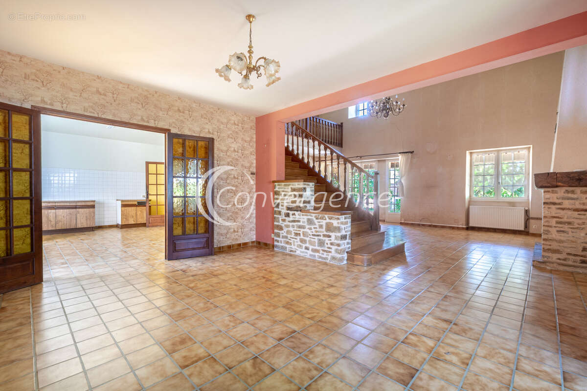 Maison à SAINT-YRIEIX-LA-PERCHE