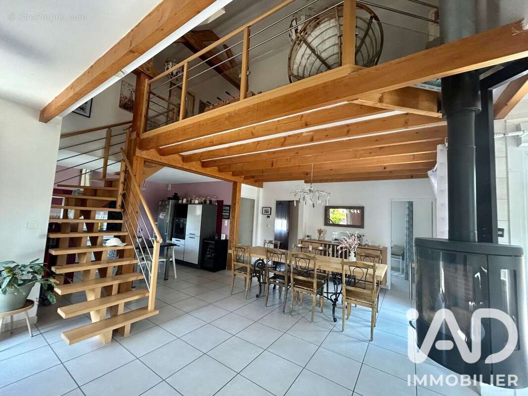 Maison 124 m² à Allonnes  - photo 2