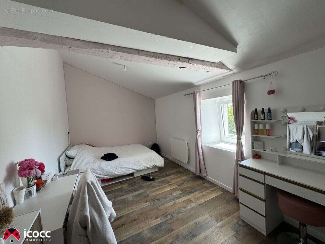 Maison à LES MAGNILS-REIGNIERS