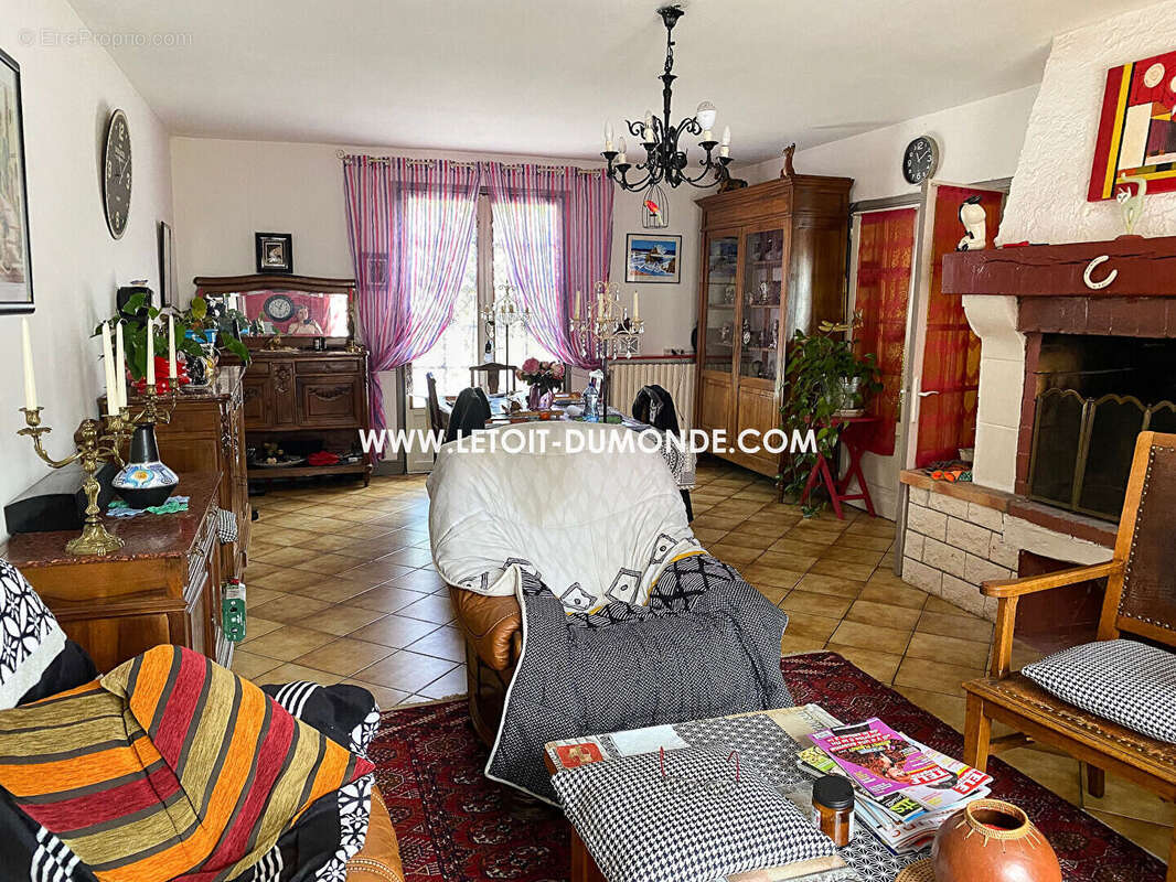 Maison à SAINT-ASTIER