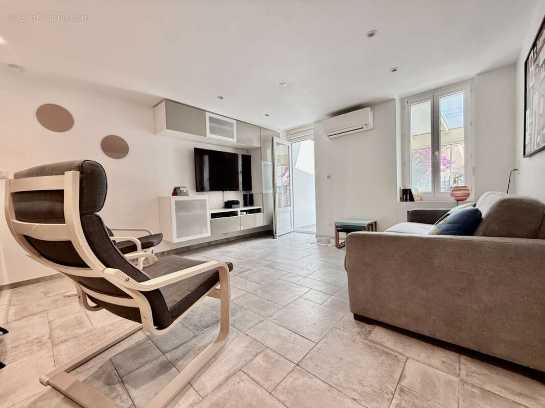 Appartement à SIX-FOURS-LES-PLAGES