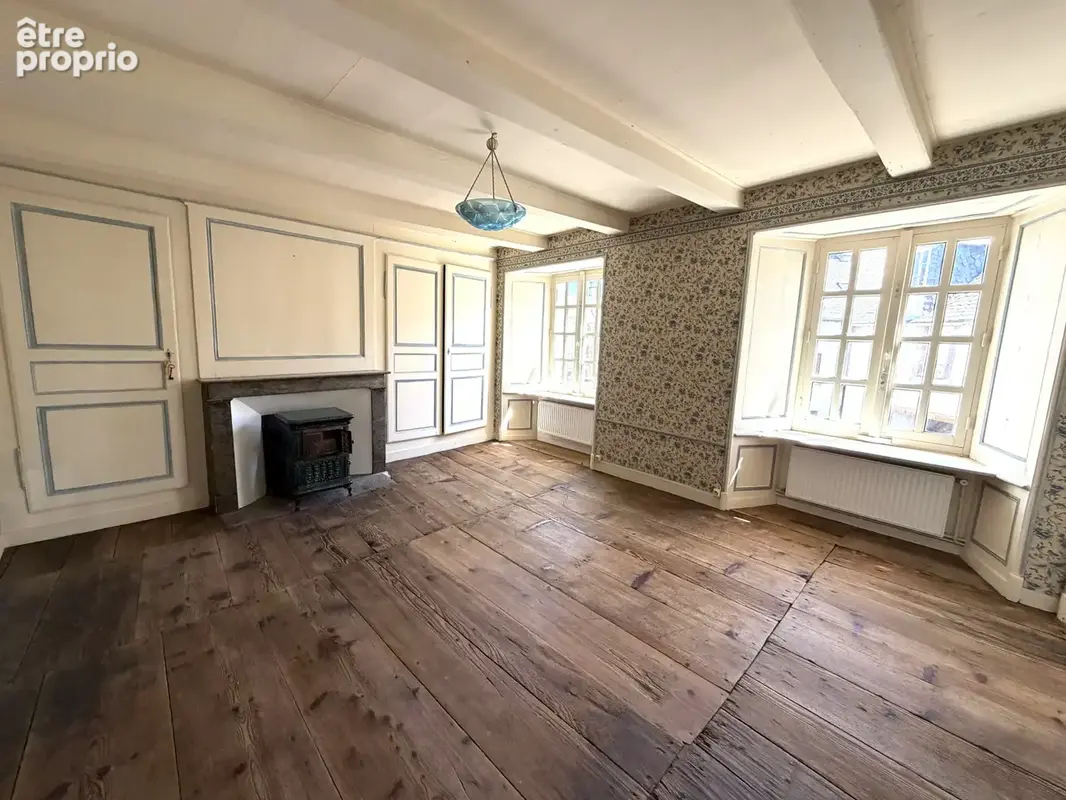 MARCENAT   Maison de maître de caractère de 220 m2 avec jolie vue sur la campagne et terrain de 943 m2 - photo 8