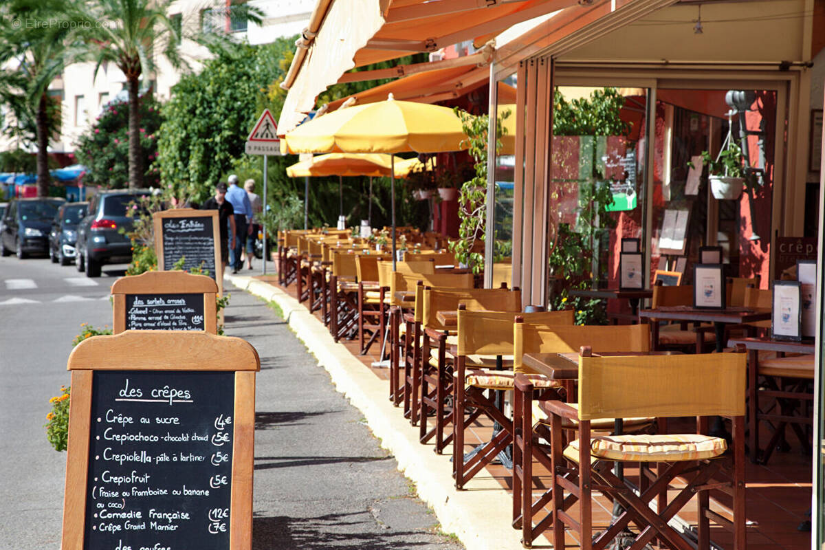 Autre à L'ISLE-SUR-LA-SORGUE