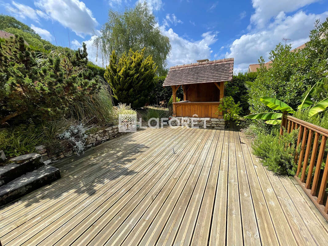 Maison à MEZIERES-SUR-SEINE