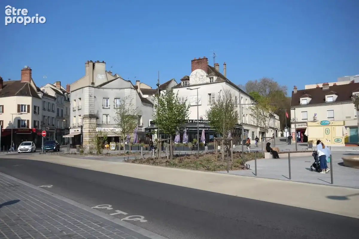 Local commercial vendu occupé Place Saint Jean - photo 2