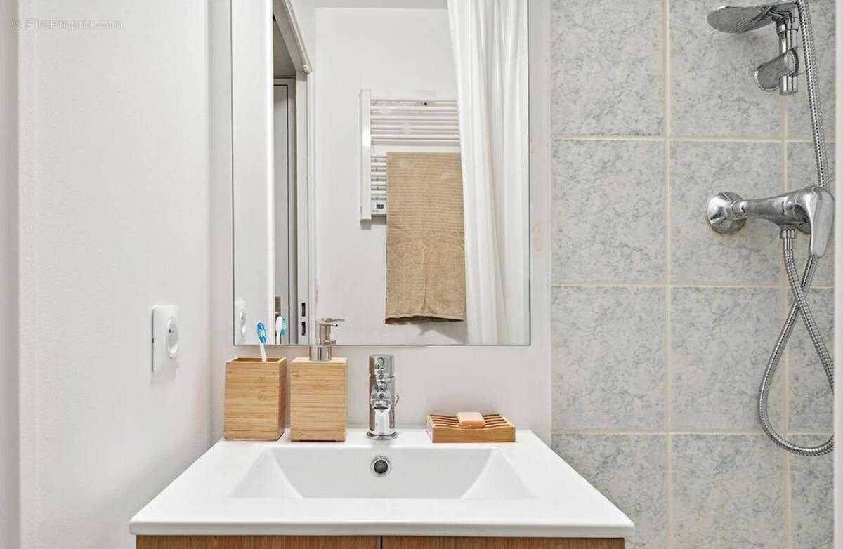 Appartement à COURBEVOIE