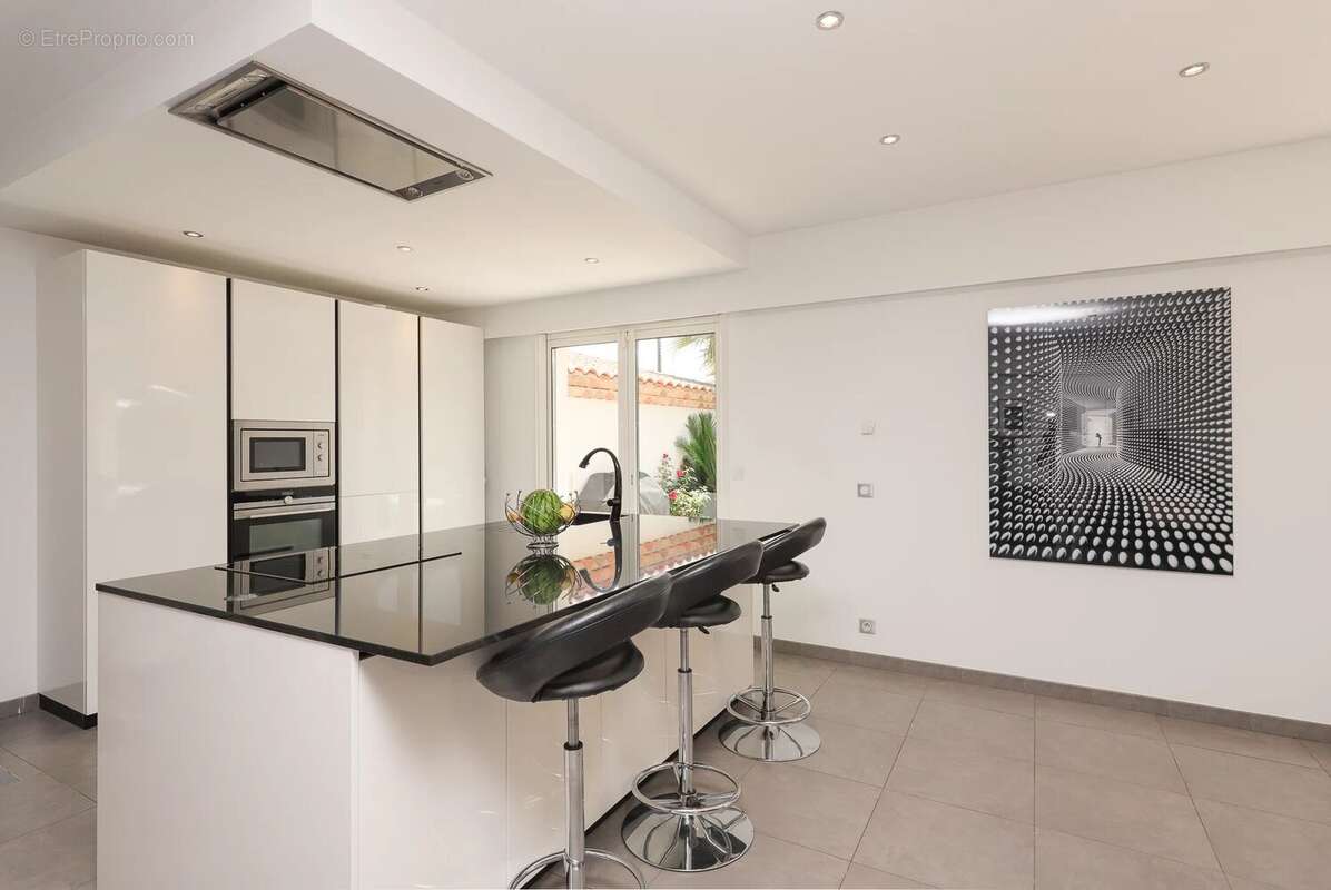 Villa independante 175 m² - piscine - stationnements - photo 9