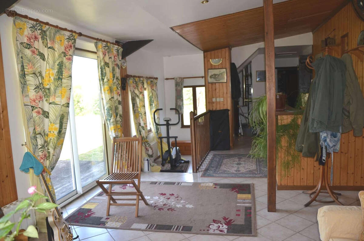 Maison à LE CHATELET