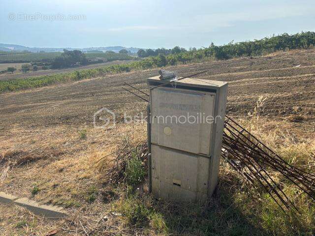 Terrain à ROUTIER