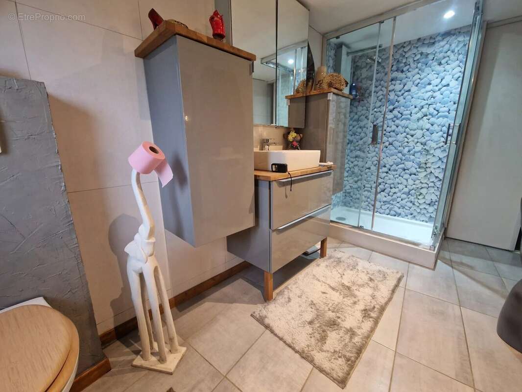 Maison à COURBEPINE