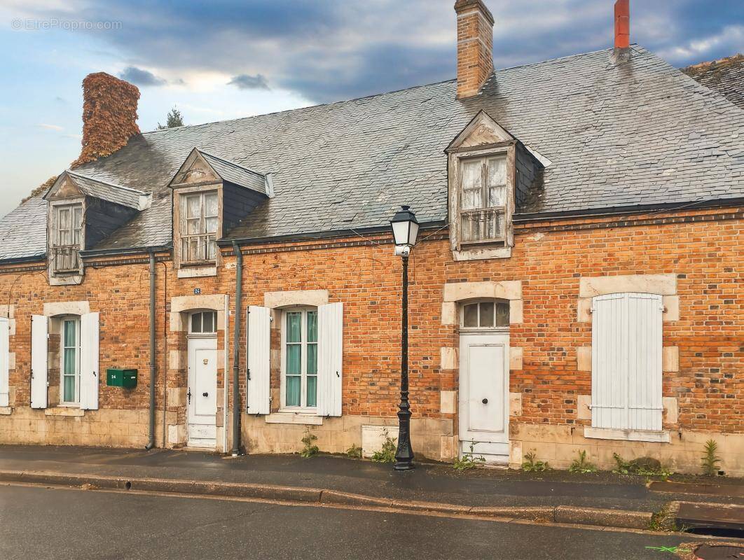 Maison à CHAUMONT-SUR-THARONNE
