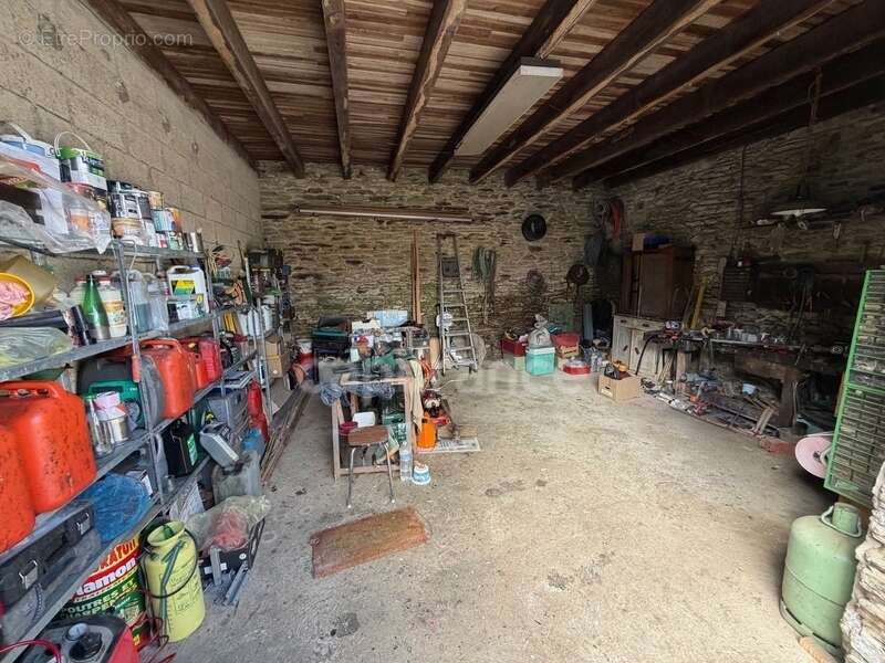 Maison à CLEDEN-POHER