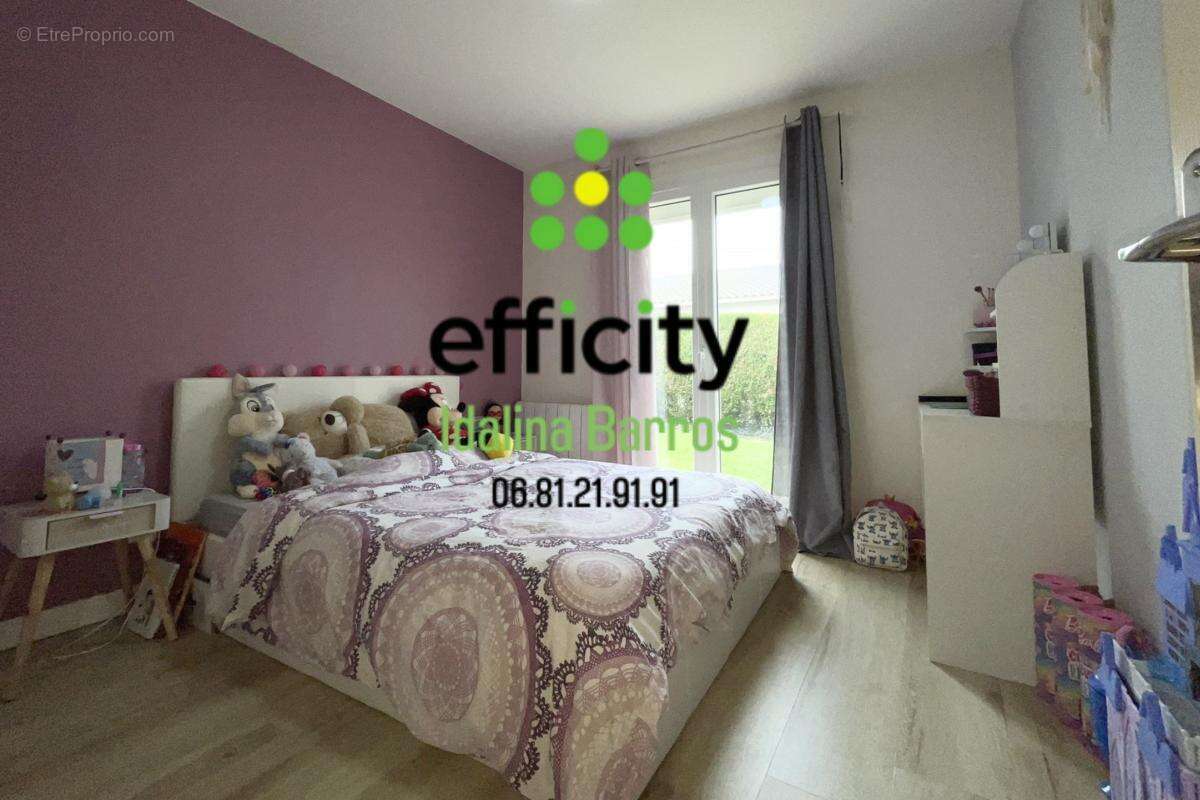 Maison à ROULLET-SAINT-ESTEPHE